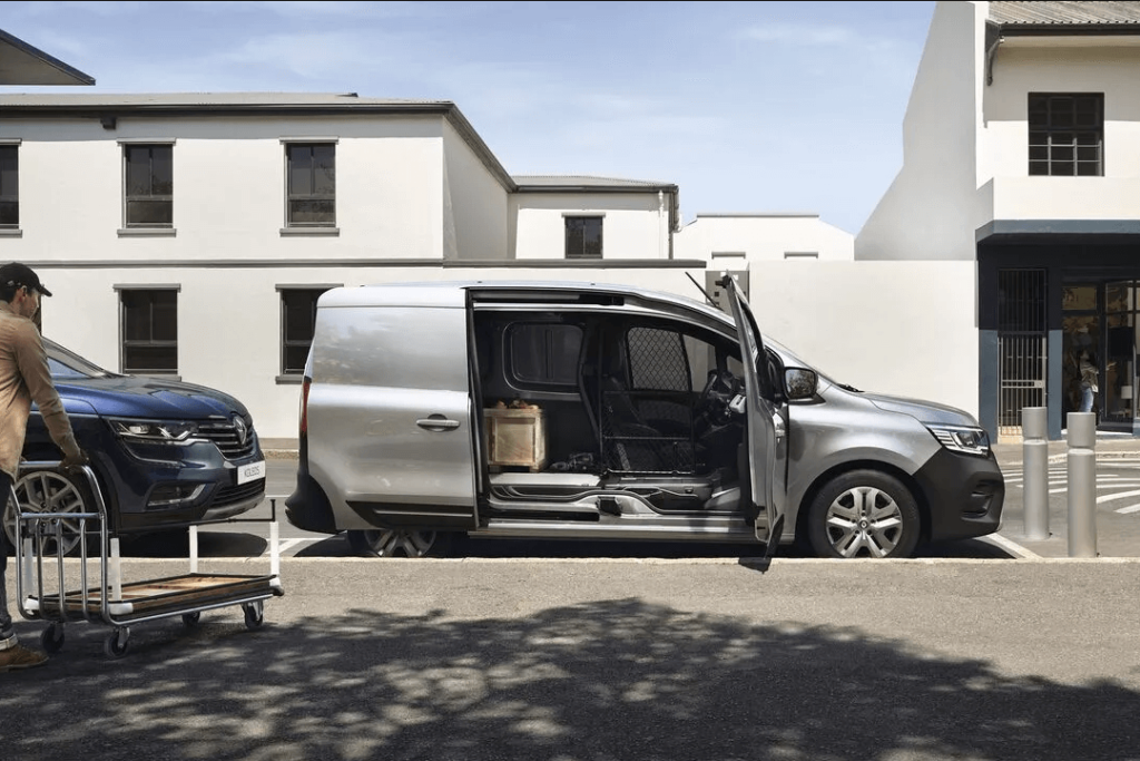 Renault-kangoo-lastar-av