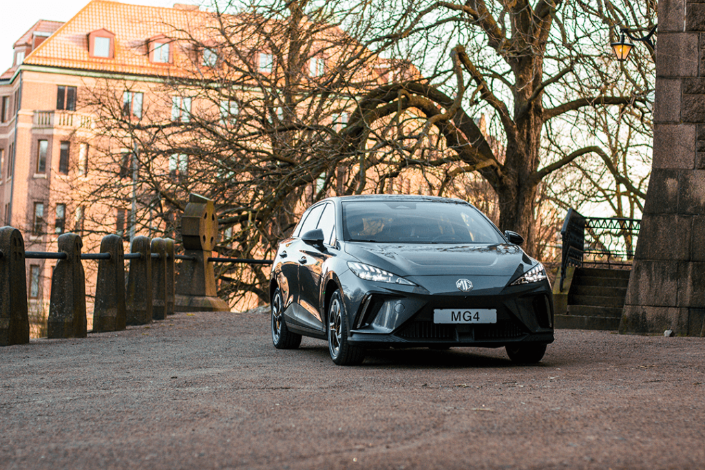 MG4-front-side