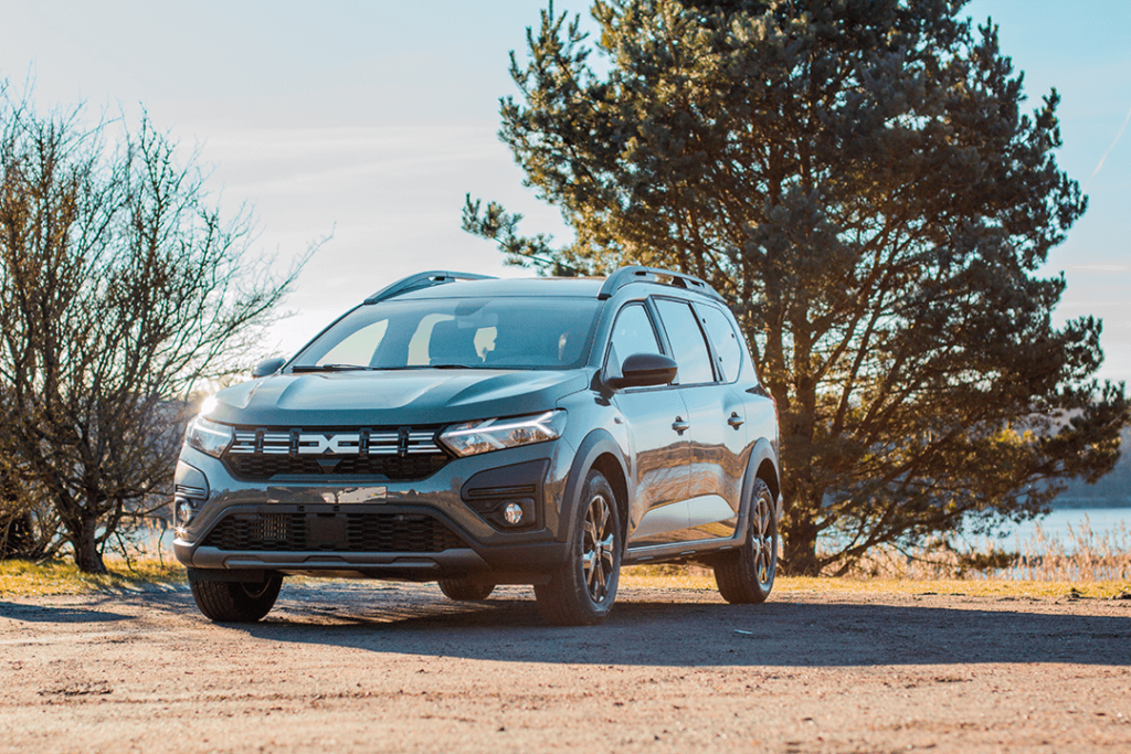 Dacia-Jogger-Front-Side