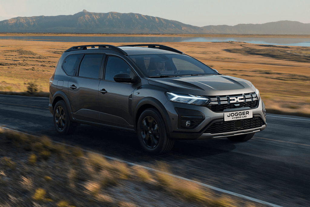 dacia-jogger-hev-road