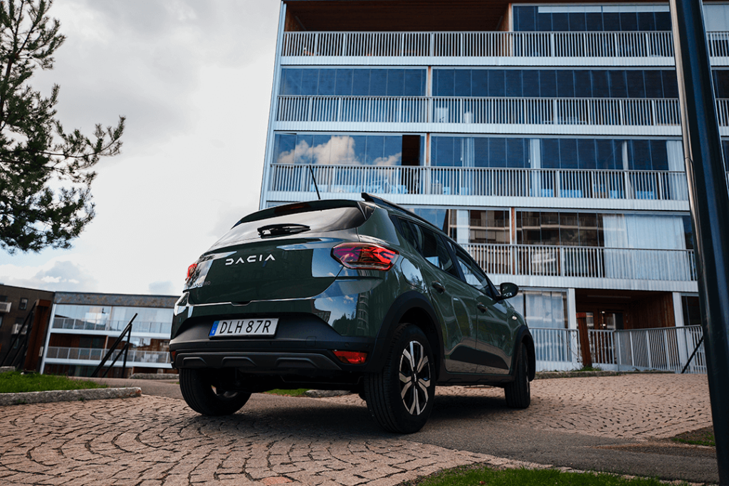 Dacia-Sandero-Stepway-Back-Side