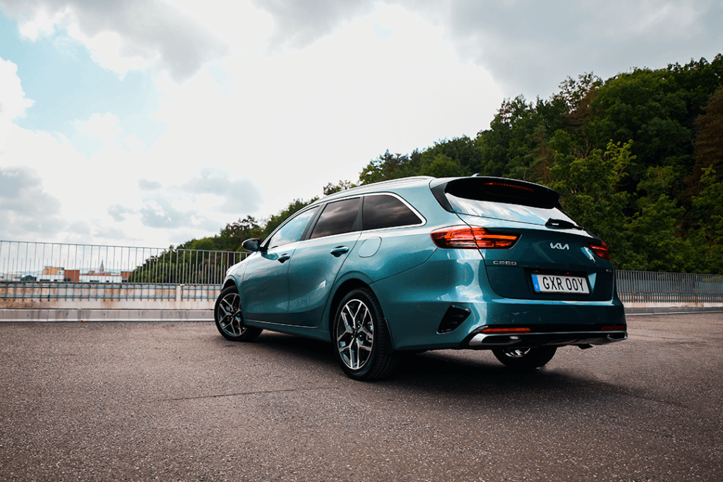 Kia-Ceed-SW-Back-Side