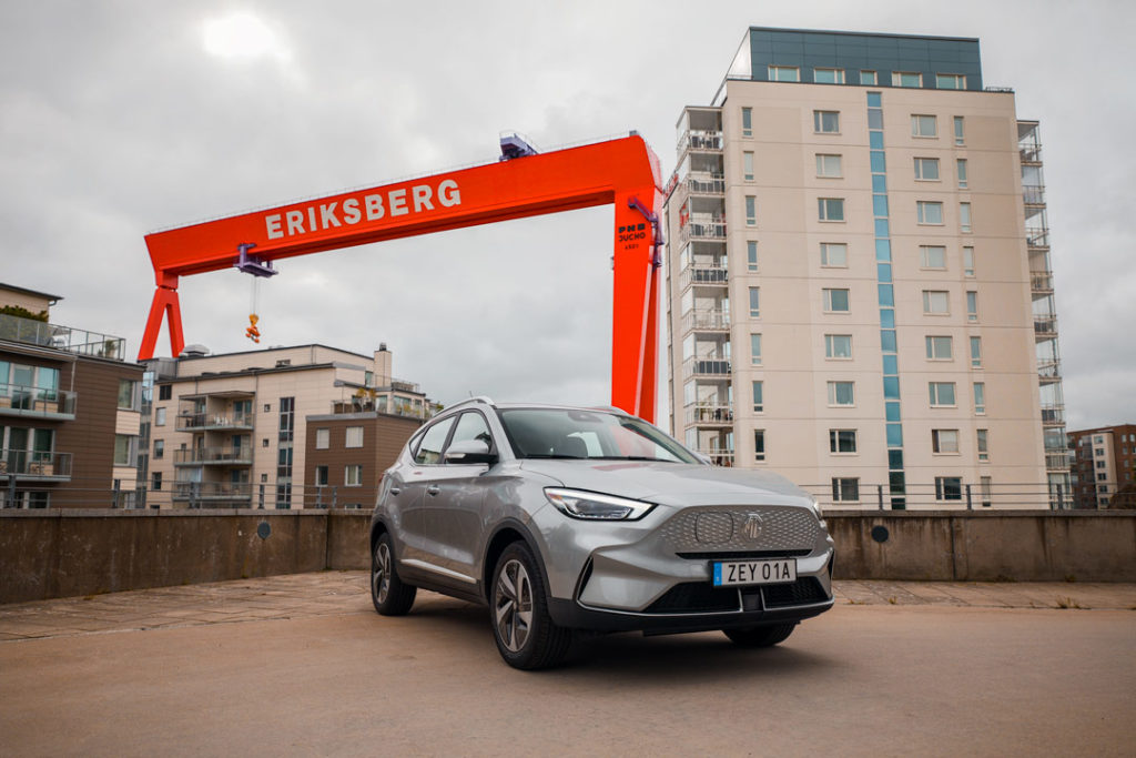 MG-ZS-EV-Front-Side