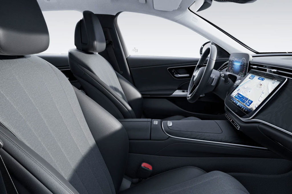 Mercedes-E-Klass-300E-Front-seat