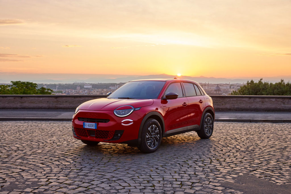Fiat-600e-Sunset