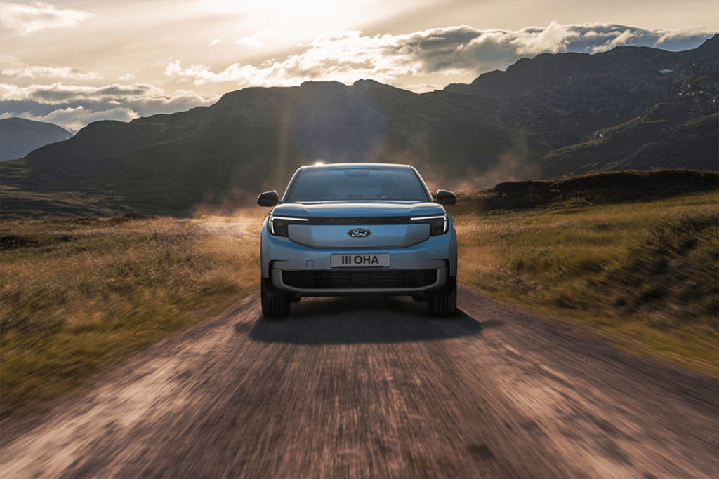 Ford-Explorer-Elektrisk-grusväg-framifrån