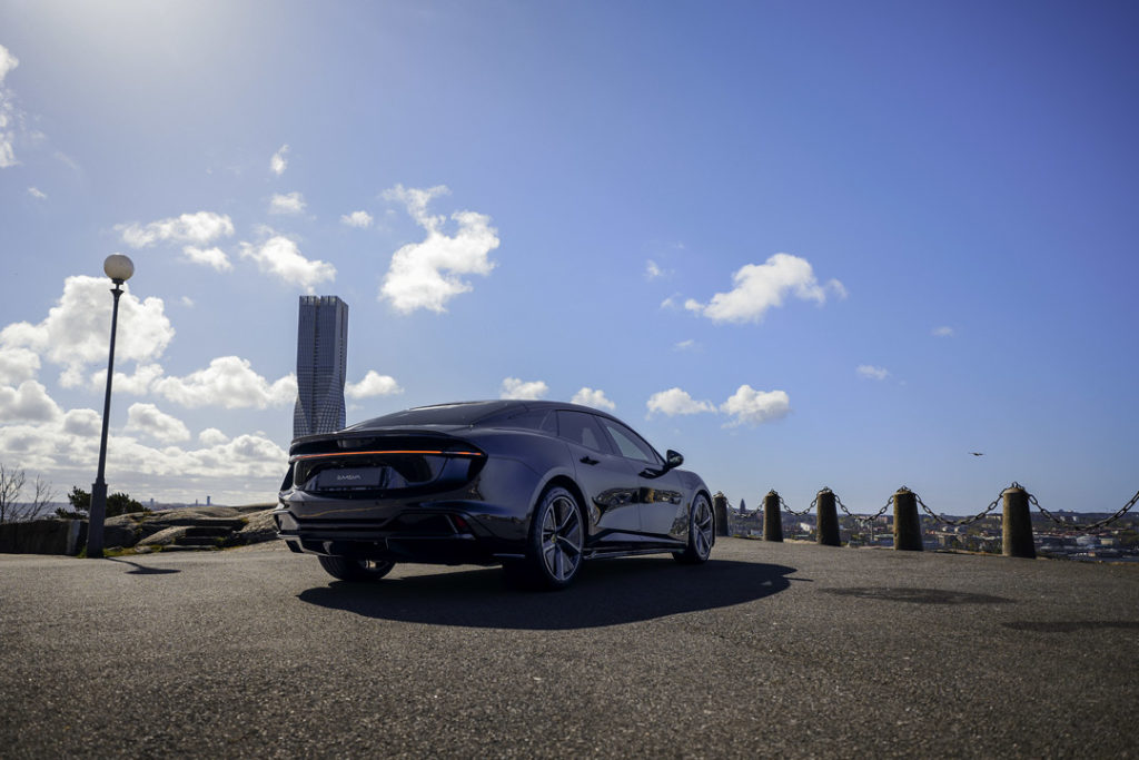 Lotus-Emeya-Bak-Sida